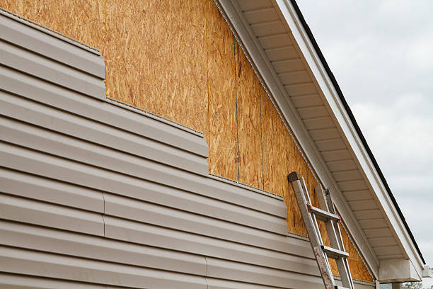 Professional Emergency Siding Repair technician working in Kulpmont, PA